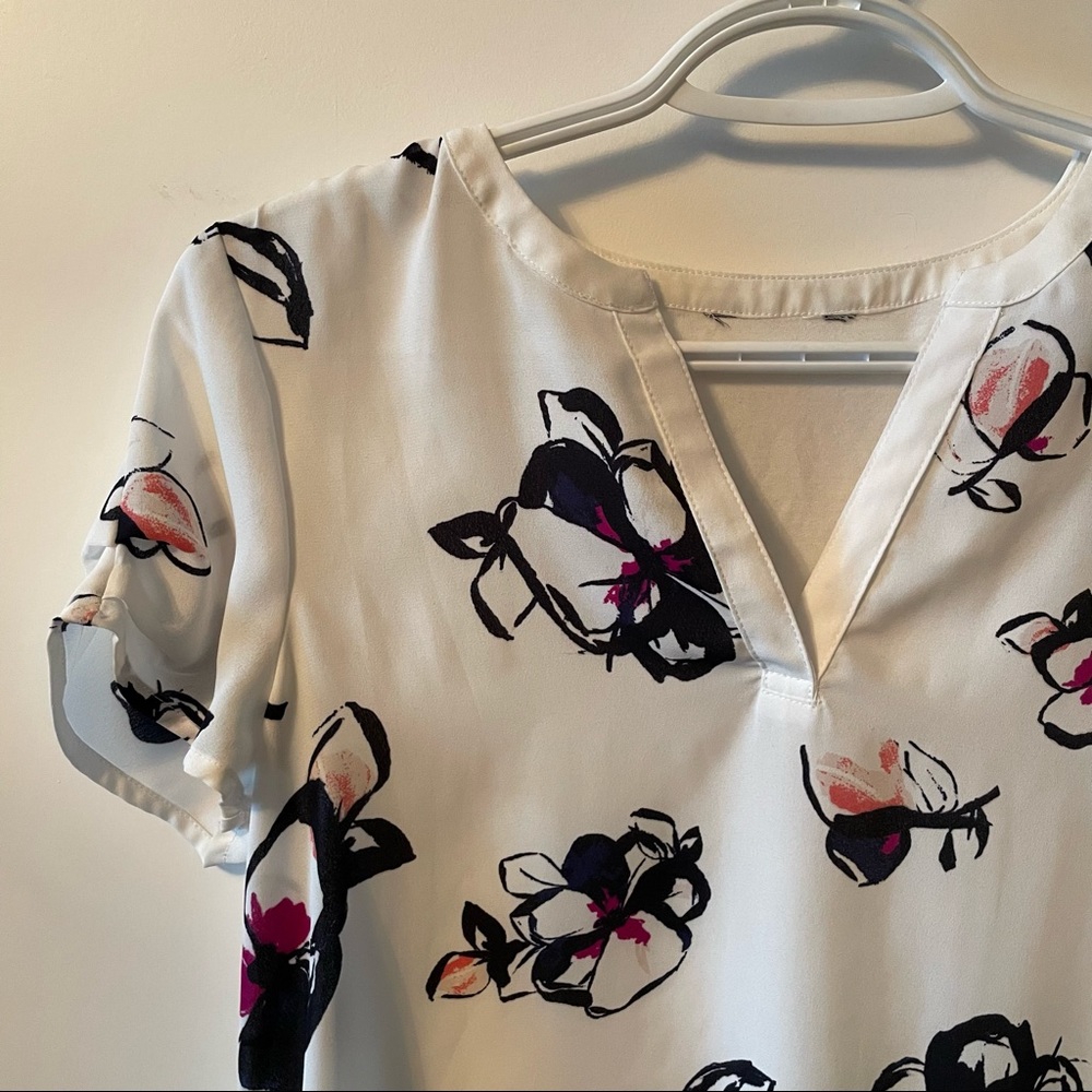 🛍3 for $25🛍 Brush Painting Floral Top